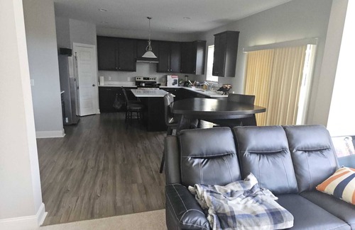 Northwest Raleigh House | Spacious 5-bedroom house in delightful North Raleigh with AC, WiFi.