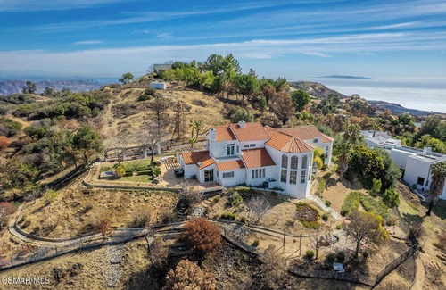 Topanga House | Spacious 5-bedroom house with ocean views - 20 min from Malibu Beach