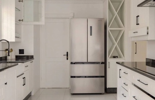 Greater Johannesburg Metropolitan Area House | Spacious 5-bedroom house in amazing Sandton with AC