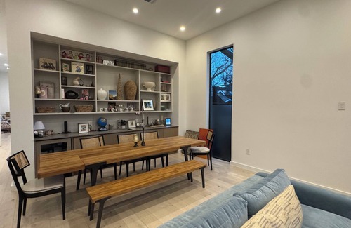Hyde Park House | Spacious 5-bedroom house in awesome Austin