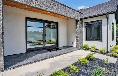 North Dallas House | Spacious 5-bedroom house with pool in Dallas