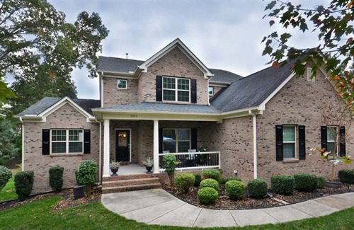 Durham House | Spacious 5 Bedroom House, Walk to the Eno River & Trails, 10 min from Duke/RTP