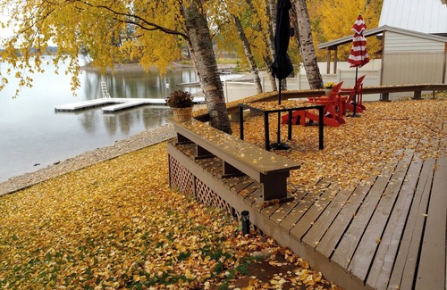 Kalispell House | Spacious 5-bedroom lake house on Lake Blaine