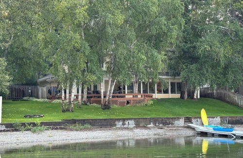 Kalispell House | Spacious 5-bedroom lake house on Lake Blaine