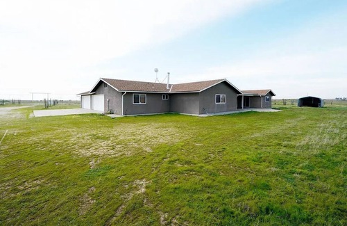 Madera House | Spacious 5-bedroom Meditation/Yoga/Team Building House