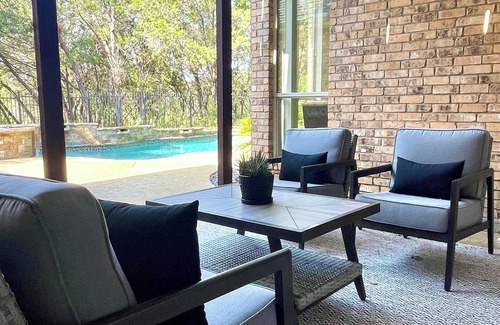 Steiner Ranch House | Spacious 5 Bedroom near Lake Austin & Travis with Pool, Hot Tub, Putt Putt