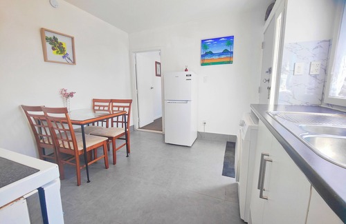 Johnsonville House | Spacious 5-bedroom house in awesome Wellington with AC