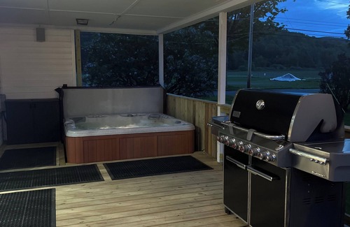 Deposit House | Spacious 5-bedroom river house in charming Deposit