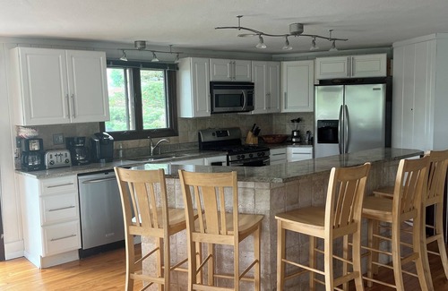 Block Island House | Spacious 5 Bedroom home on Westside of Block Island