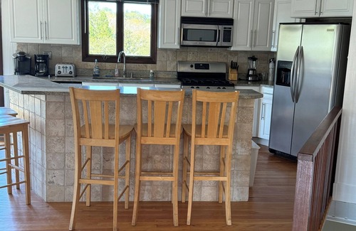 Block Island House | Spacious 5 Bedroom home on Westside of Block Island