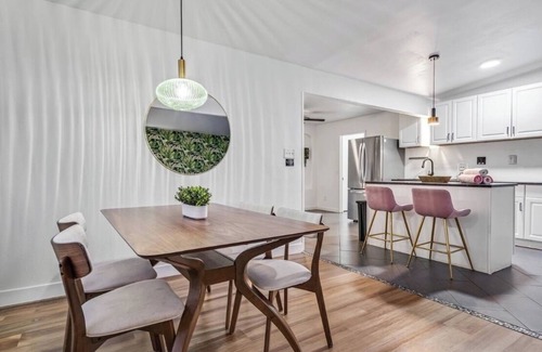 Lincoln Acres House | Spacious 5-bedroom POOL House with WiFi and AC in charming Chula Vista