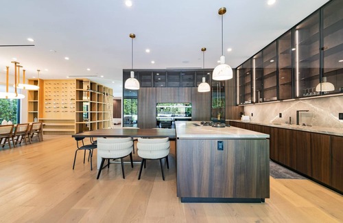 Beverly Grove House | Spacious 5-bedroom house in fabulous Los Angeles with WiFi, AC