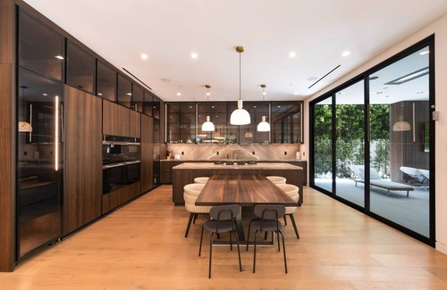 Beverly Grove House | Spacious 5-bedroom house in fabulous Los Angeles with WiFi, AC