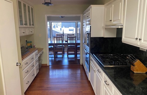 Mill Valley House | Spacious 5-bedroom house in beautiful Mill Valley with pool, firepit and sauna.