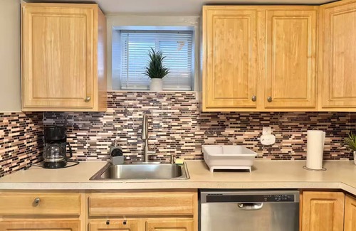 North Bergen Apartment | Spacious 5-bedroom apartment with AC, WiFi in superb North Bergen
