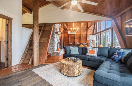 South Haven House | Spacious 5-bedroom A-Frame in South Haven with view of Lake Michigan
