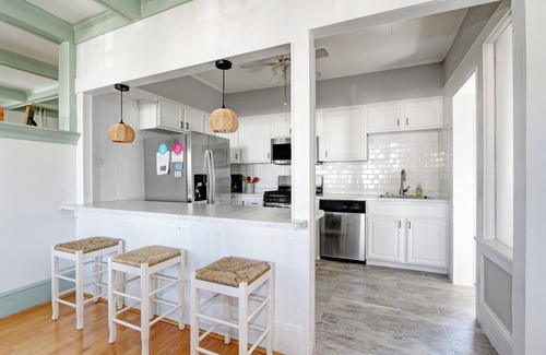 Ventnor City House | Spacious 5-bedroom house in Ventnor city. 1 block to the beach