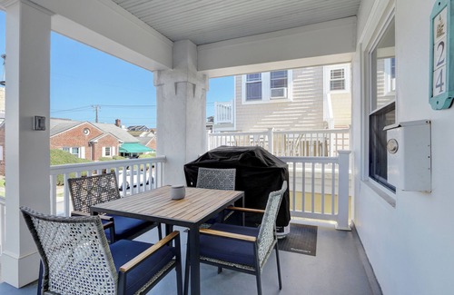 Ventnor City House | Spacious 5-bedroom house in Ventnor city. 1 block to the beach