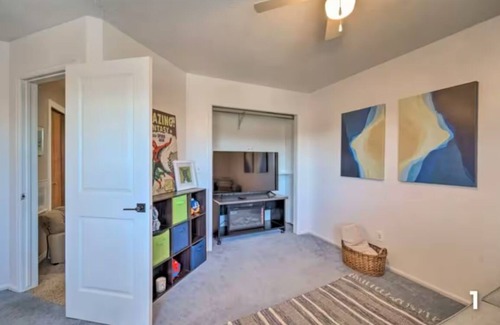 Lamar Heights Area House | Spacious 5-bedroom house with WiFi, AC in charming lake community in Westminster