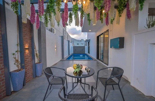 Lonavala Villa | Spacious 5-bedroom villa in welcoming Karandoli with AC, WiFi And Much More!
