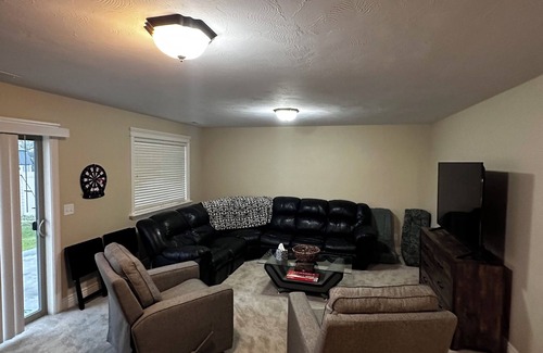 Idaho Falls House | Spacious 5 bedrooms for Xmas; Family Retreat in Idaho Falls; Close to Recreation