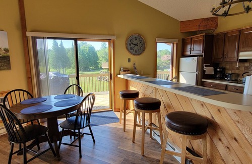 Mancelona Condo | Spacious 5 beds,2 full baths Golf, ski, Sleeps 6, KING bed, Wi-Fi close to Lakes
