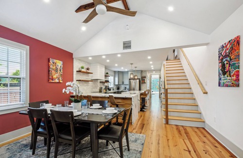 Irish Channel House | Spacious 5 BR 3.5 bath w private backyard