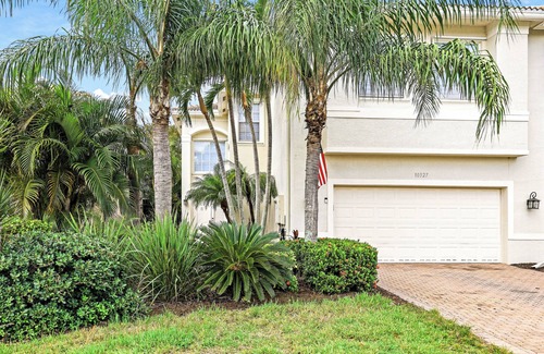 Botanica Lakes House | Spacious 5 BR/3 BA Family Home located in south Fort Myers, Pool & Lake Views