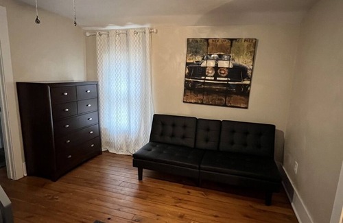 North East House | Spacious 5 BR Home w/Hot Tub in Wine Country on Lake Erie