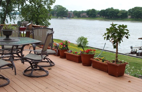 Butte Des Morts House | Spacious 5 BR Lake Front Home w/game room, 30 miles to Lambeau, 20 miles to EAA