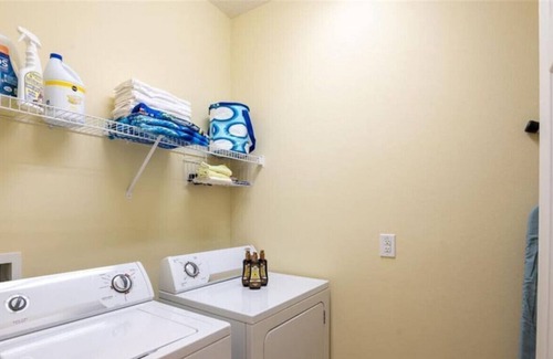 Watersong House | Spacious 5 BR Pool Home near Disney/w/ WI-FI -BBQ