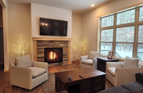 Manitowish Waters House | Spacious 5-BR home in Manitowish Waters with pier access on Chain of Lakes.