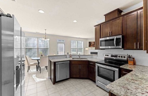 Norcross House | Spacious 5B3B｜Lush Backyard｜Garage & Street Parking｜Newly Renovated #41985