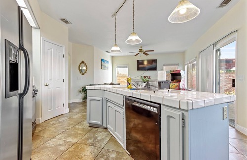 Elk Grove House | Spacious 5BD 3BR Home with Pool table & Air hockey table in Safe Neighborhood