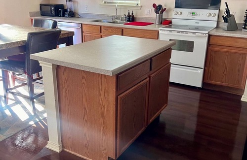 Pflugerville House | Spacious 5BR 11 Beds Sleeps 15 Fenced Yard w/Grill – Great July Rates!
