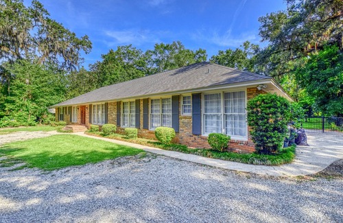 Killearn Estates House | Spacious 5BR/3BA Home: Near I-10, Fenced Yard, Workspace!