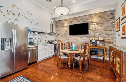 Faubourg Lafayette House | Spacious 5BR/3BA with Private Heated Pool