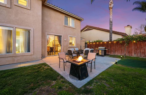 Ivey Ranch - Rancho Del Oro House | Spacious 5BR, 4 Bath With Hot Tub & Pool Table Only 5 Mi to Beach