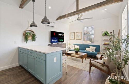 Greater South River City House | Spacious 5BR 4BA Dual Home w Hot Tub, Grill Near SoCo and Zilker by Austin Vacay