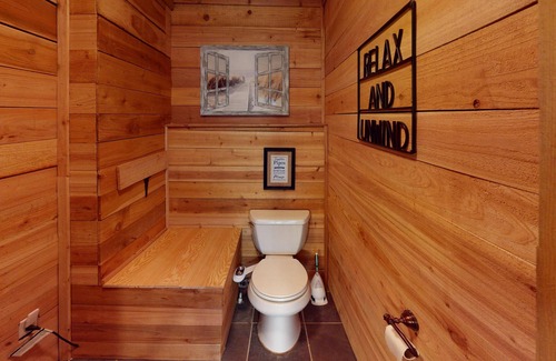 Woodstock House | Spacious 5BR Duplex | 10% Weekly 15% Monthly