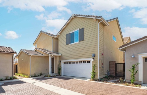 Fontana House | Spacious 5BR Getaway w Game Room & Near ONT