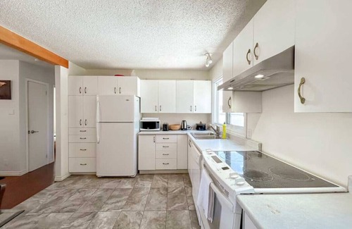 Downtown Gatineau House | Spacious 5BR home. Close to everything!