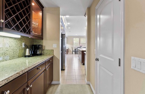 Eastvale House | Spacious 5BR Home in Eastvale Chef's Kitchen, Backyard & Prime Location #40809