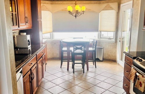 Syosset House | Spacious 5BR Home Sleeps 10 Near NYC & Long Island Beaches