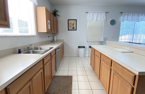 Legacy Park House | Spacious 5BR Home with Pool & Games Room, 14 Miles to Disney