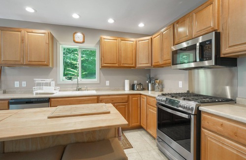 Killington House | Spacious 5BR Killington Home with 2 Kitchens, Game Room & Pet Friendly