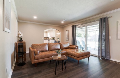 Central Oklahoma City House | Spacious 5BR Retreat Near Lake Hefner – Sleeps 12 + 2 car Garage