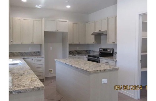 Lake Havasu City House | Spacious 6-bedroom house with WiFi and AC in enchanting Lake Havasu City