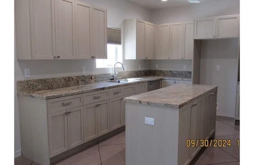 Lake Havasu City House | Spacious 6-bedroom house with WiFi and AC in enchanting Lake Havasu City