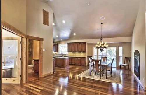 Tahoe Paradise House | Spacious 6-bedroom house in marvelous South Lake Tahoe